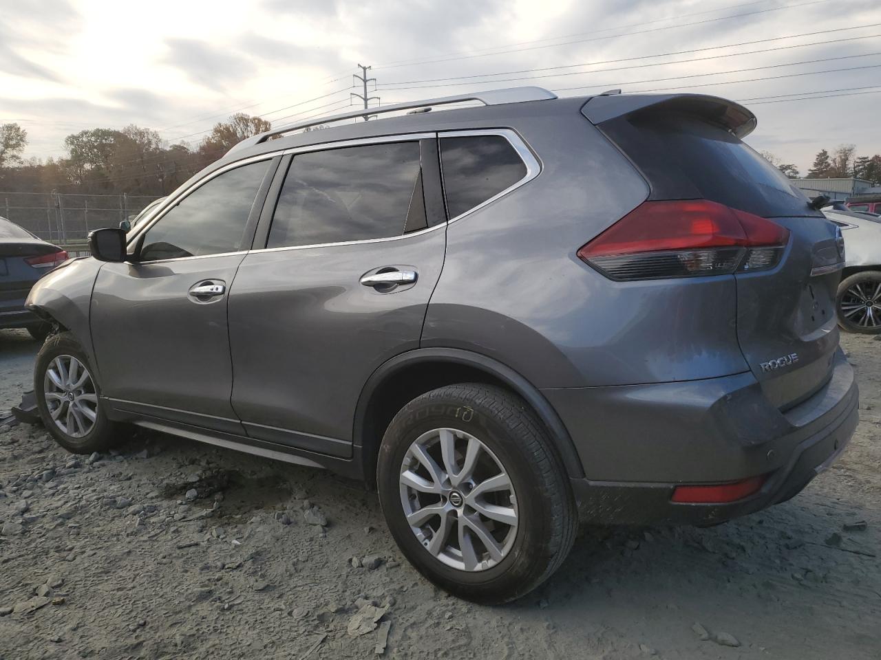 2019 Nissan Rogue - Image 2