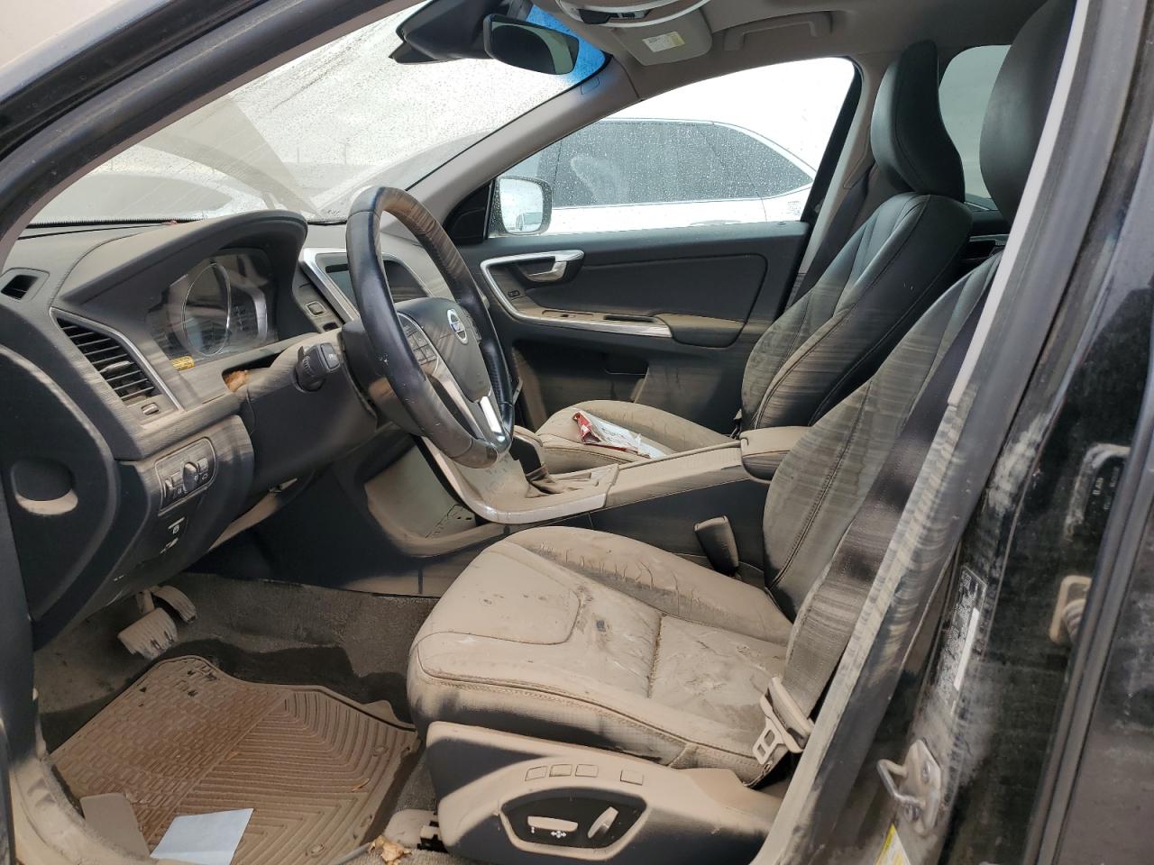 2015 Volvo XC60 - Image 7