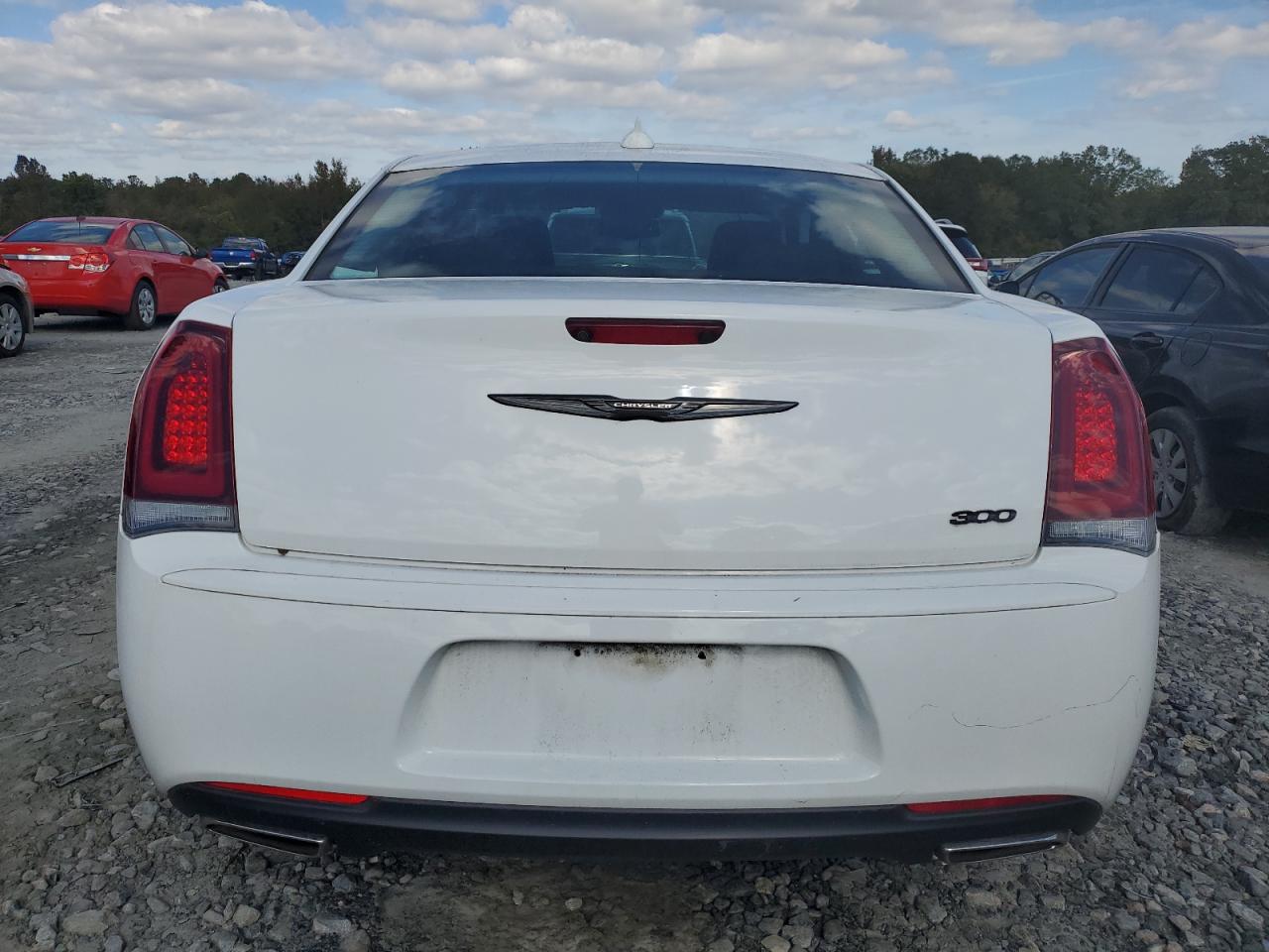 2021 Chrysler 300 - Image 6