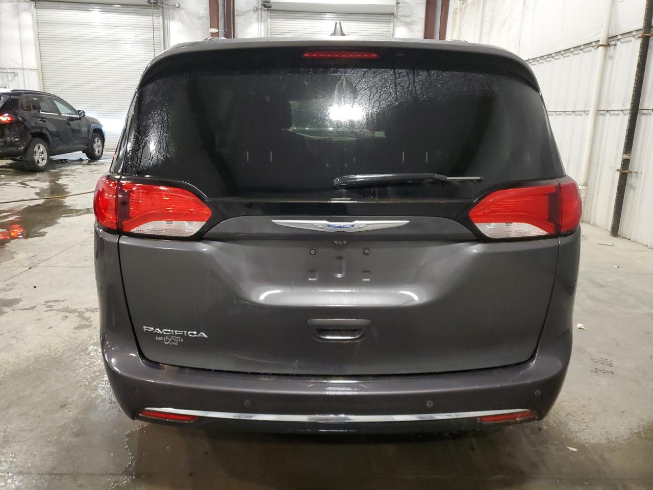 2017 Chrysler Pacifica - Image 6