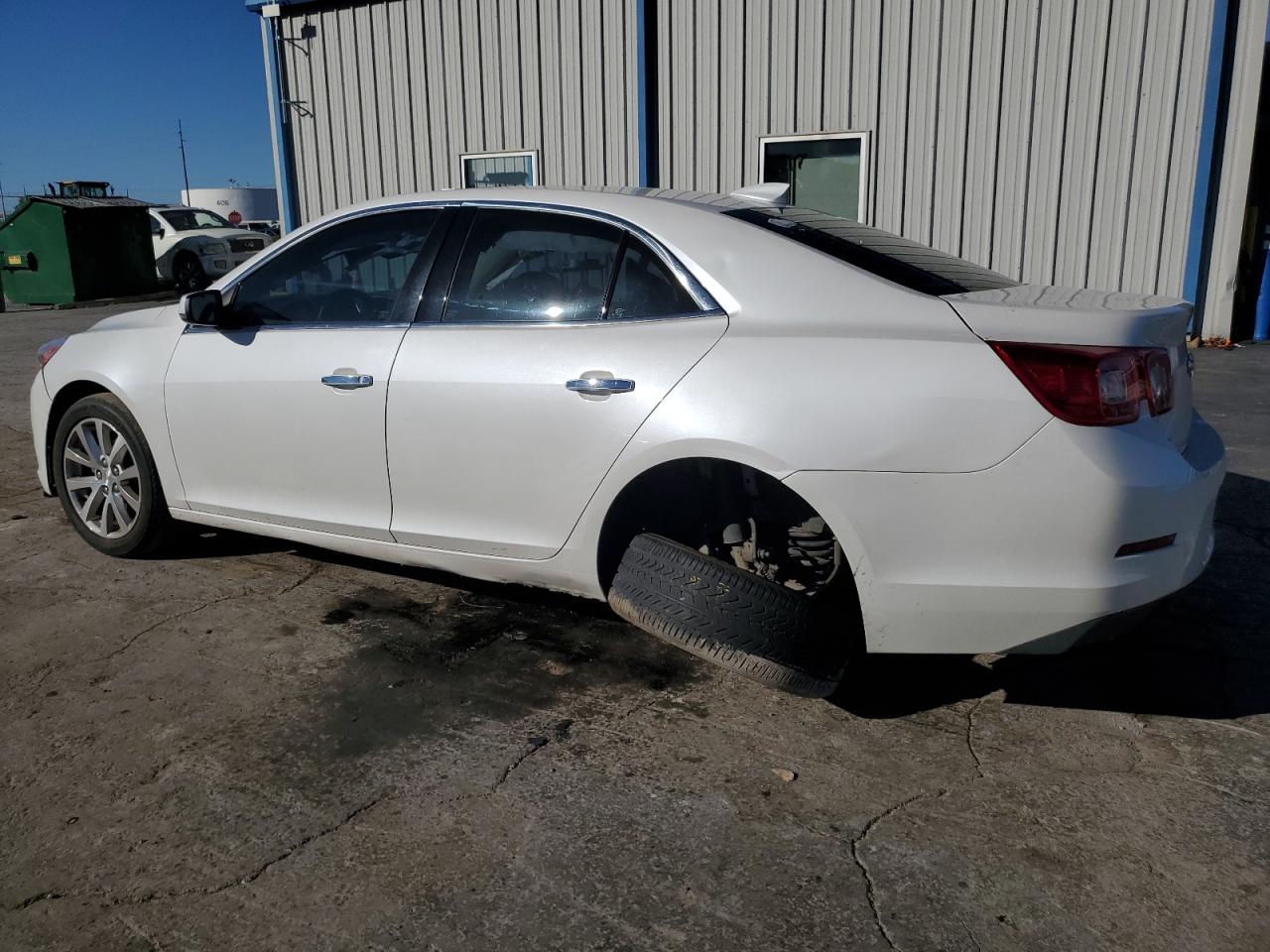 VIN 1G11E5SA6GF114755 2016 CHEVROLET MALIBU no.2