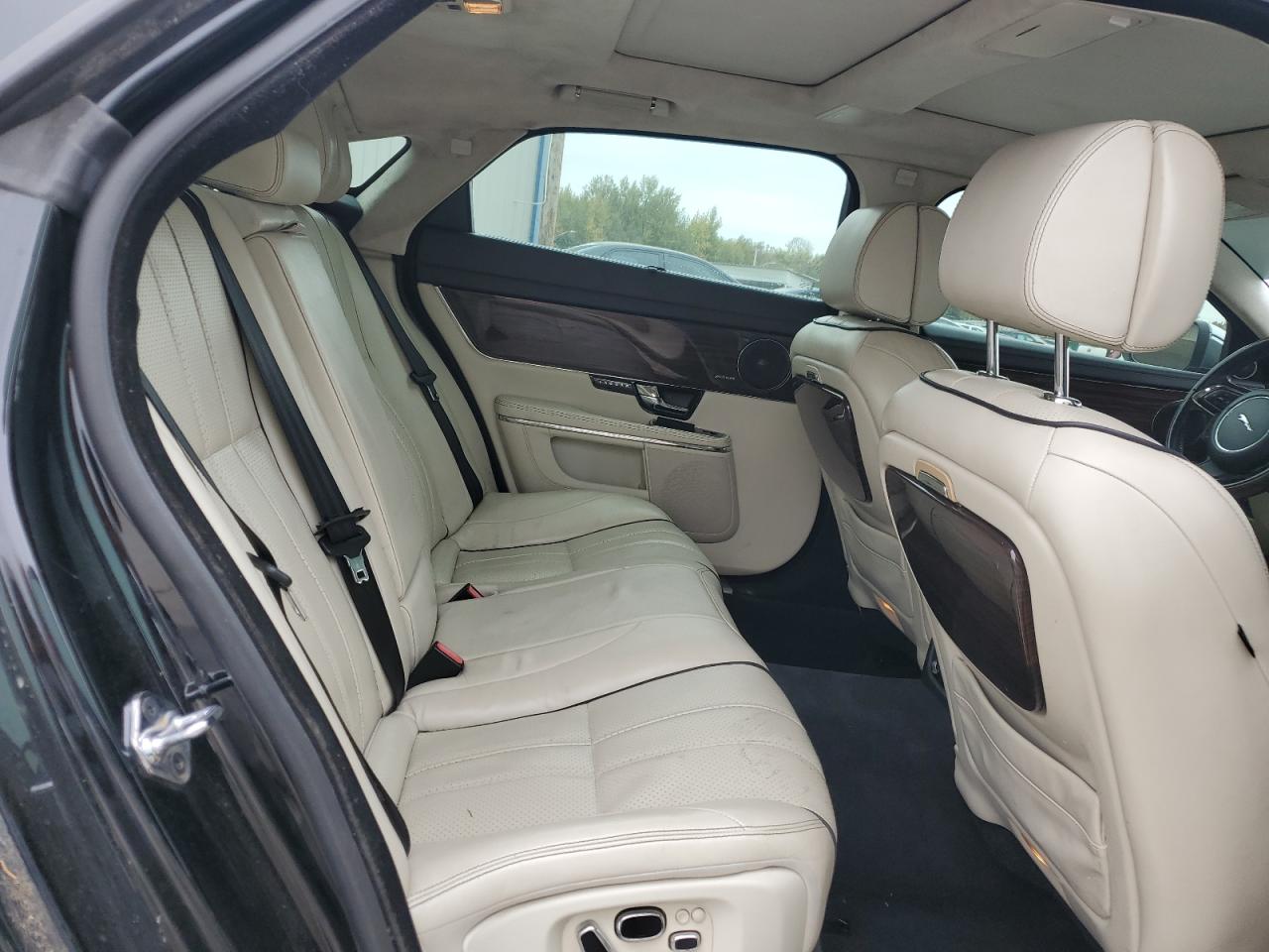 2013 Jaguar XJ - Image 10