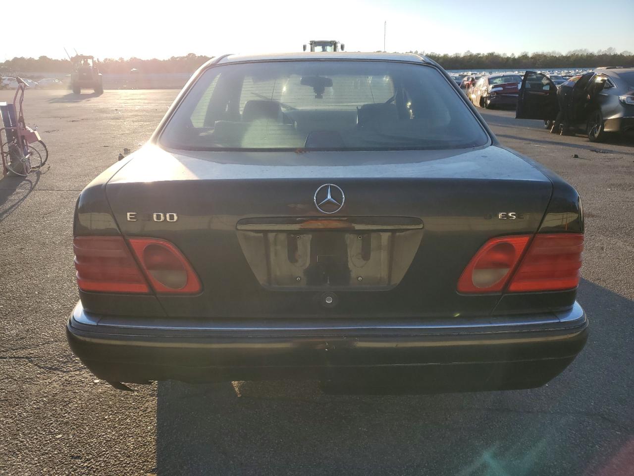 1996 Mercedes-Benz E 300D VIN: WDBJF20F6TJ020530 Lot: 79484094