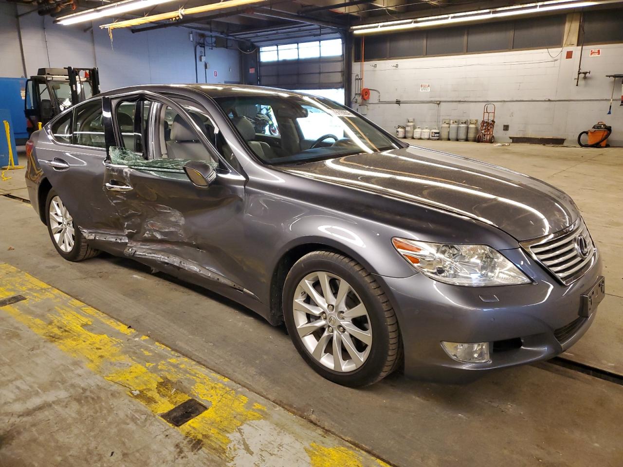 2012 Lexus LS - Image 4