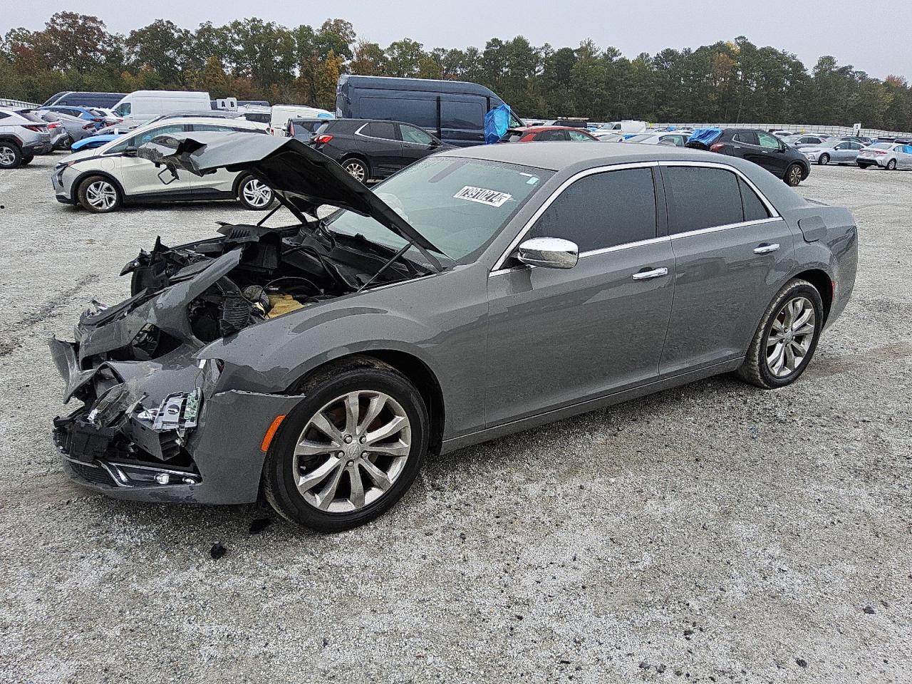 VIN 2C3CCAKG6JH181675 2018 CHRYSLER 300 no.1