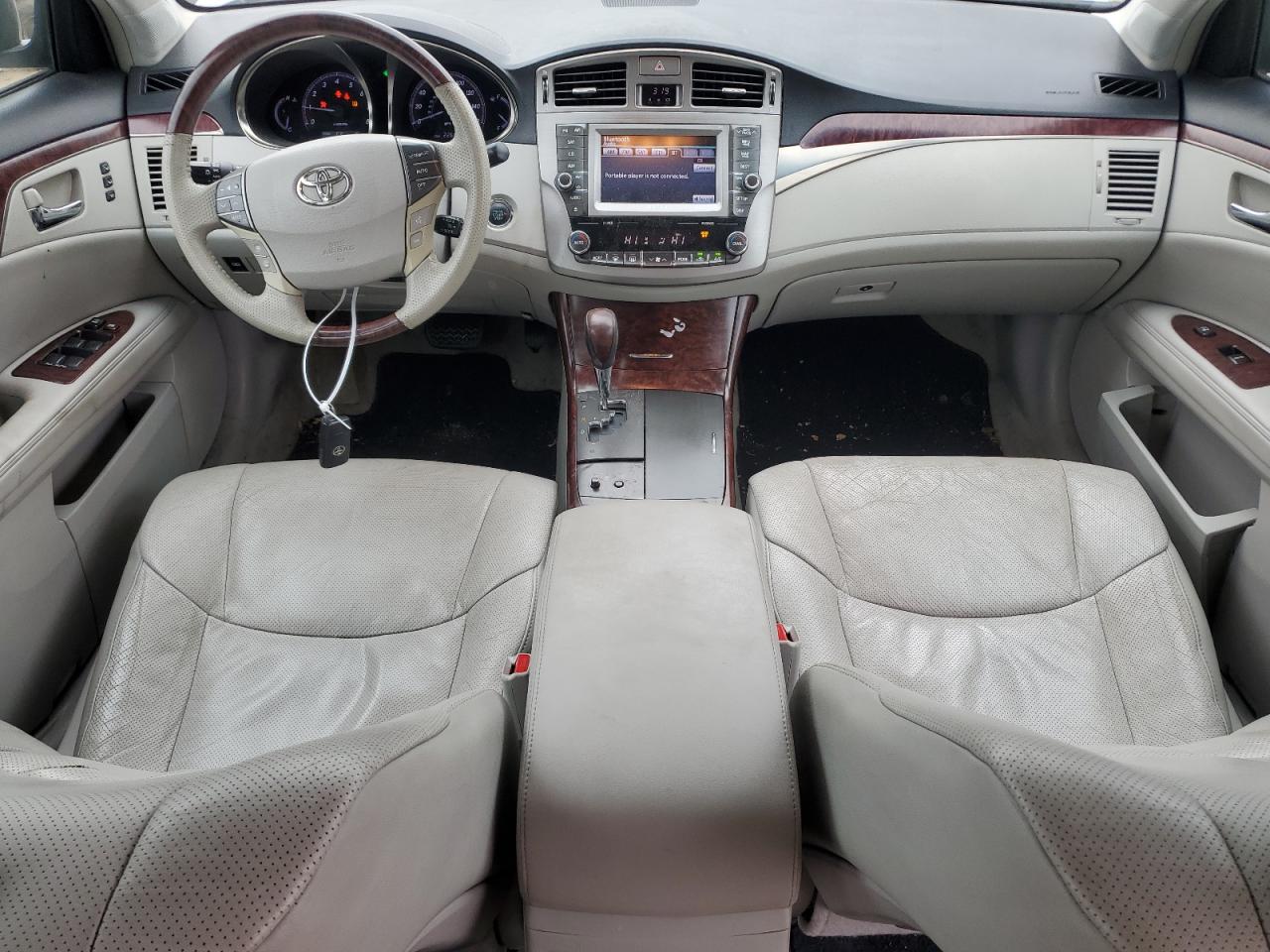 2011 Toyota Avalon - Image 8