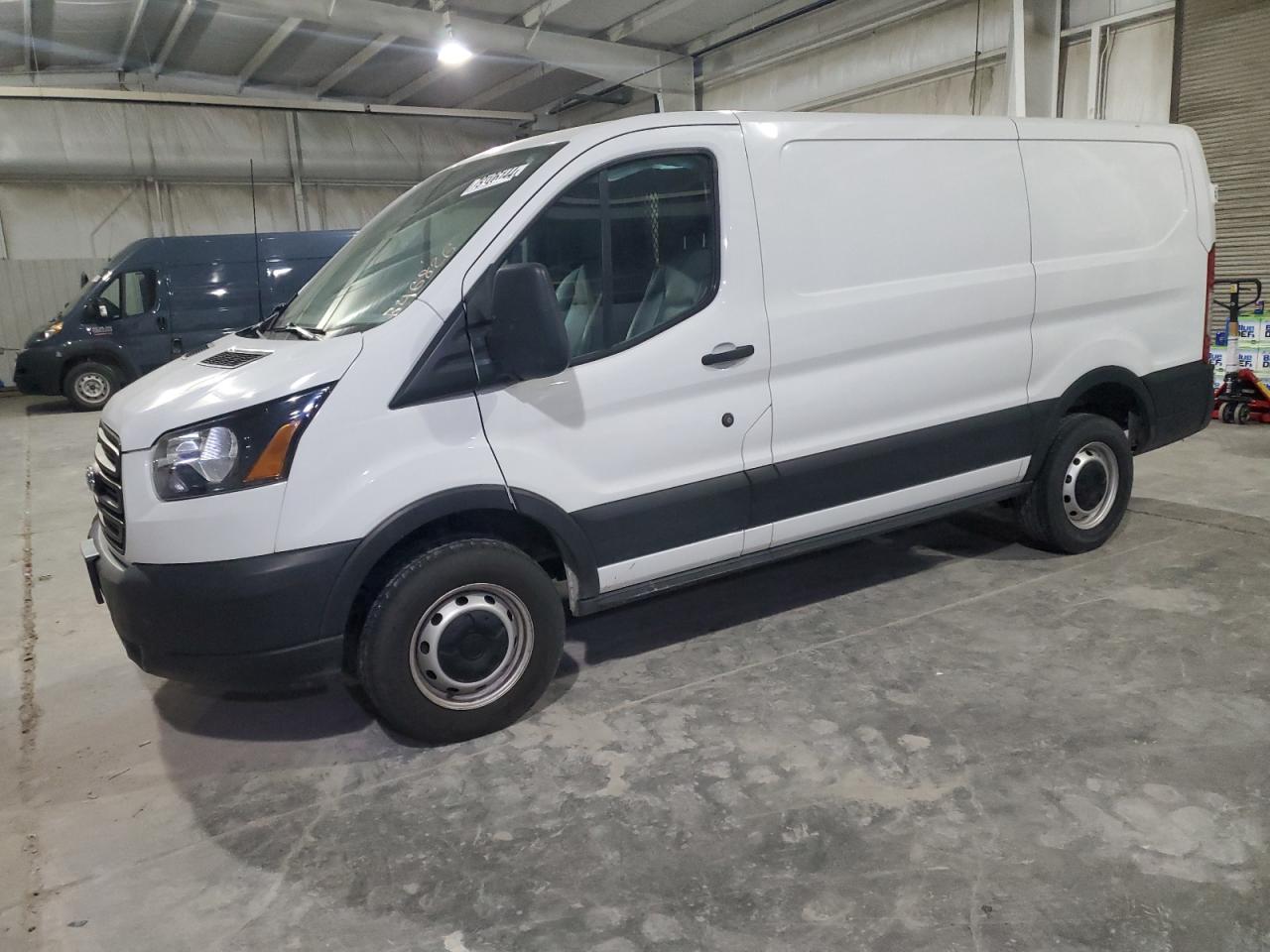 2019 Ford Transit T-250 for Sale in Kansas City, KS - Side
