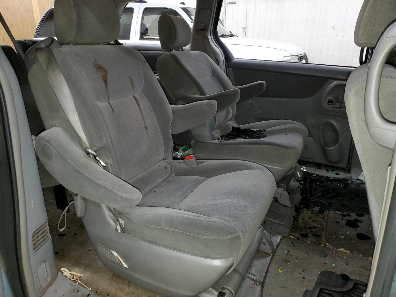 2006 Toyota Sienna - Image 11