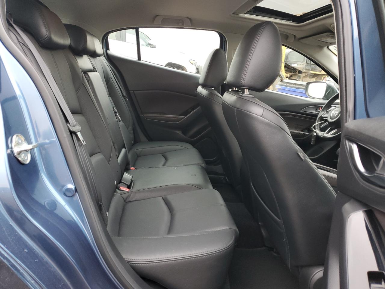 2018 Mazda 3 - Image 10