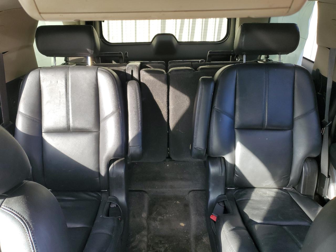 2010 Chevrolet Tahoe - Image 10