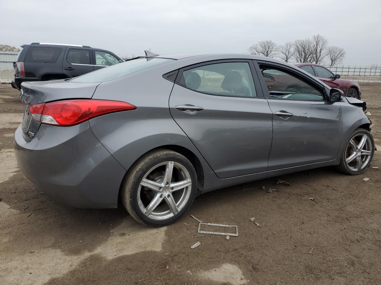 2013 Hyundai Elantra - Image 3