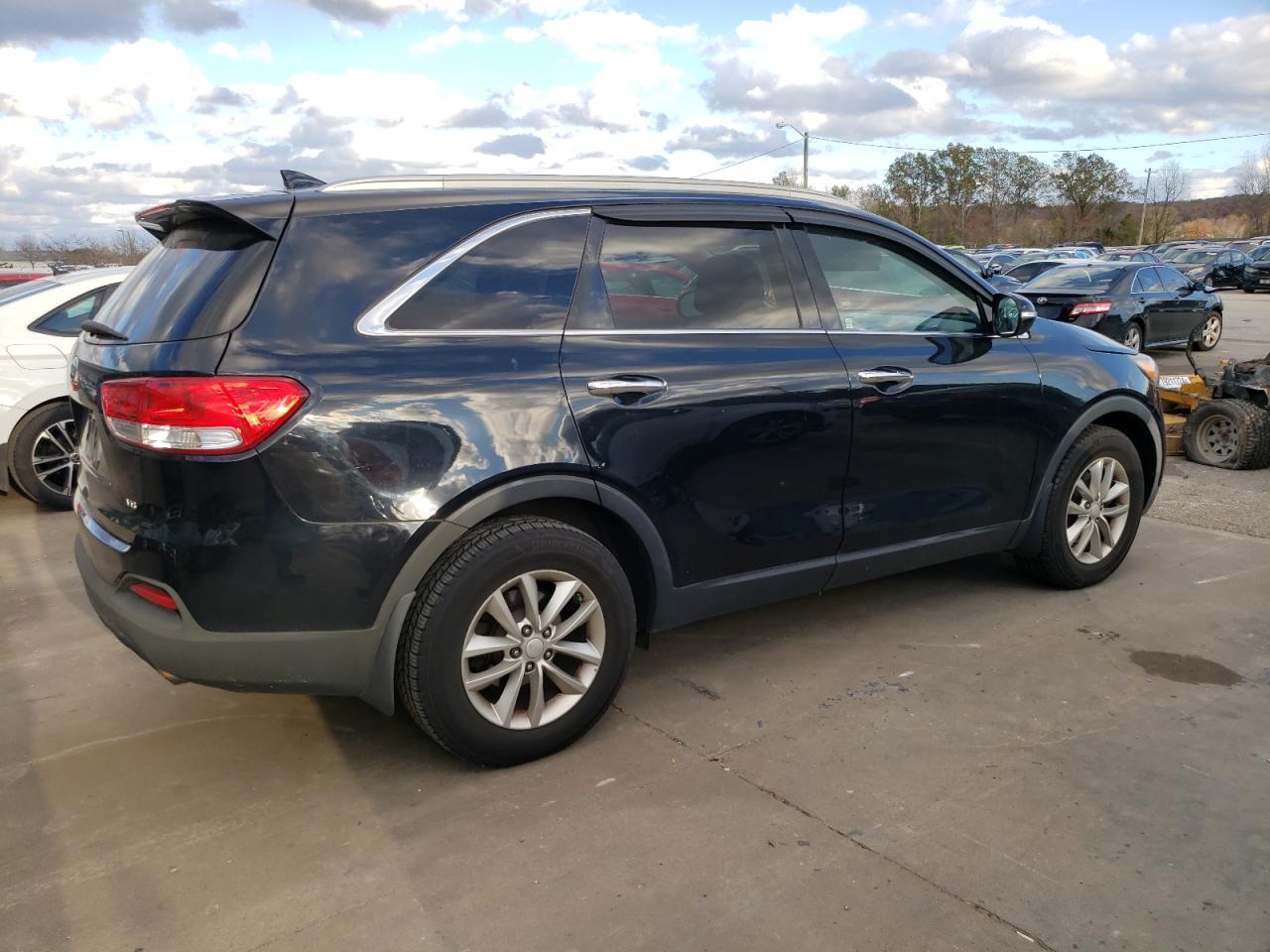 2016 Kia Sorento - Image 3