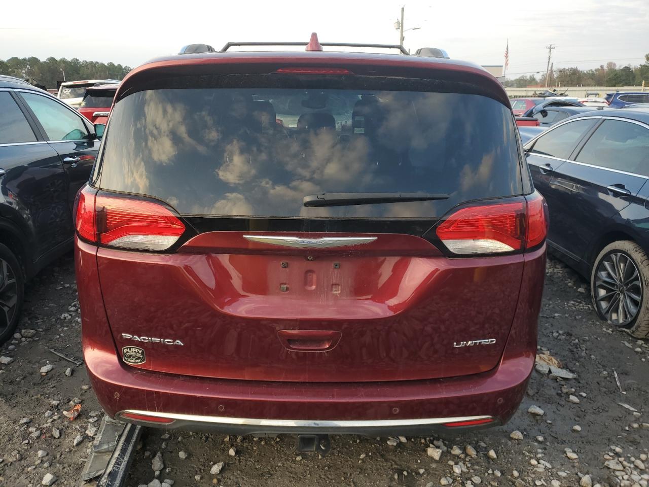 2017 Chrysler Pacifica - Image 6