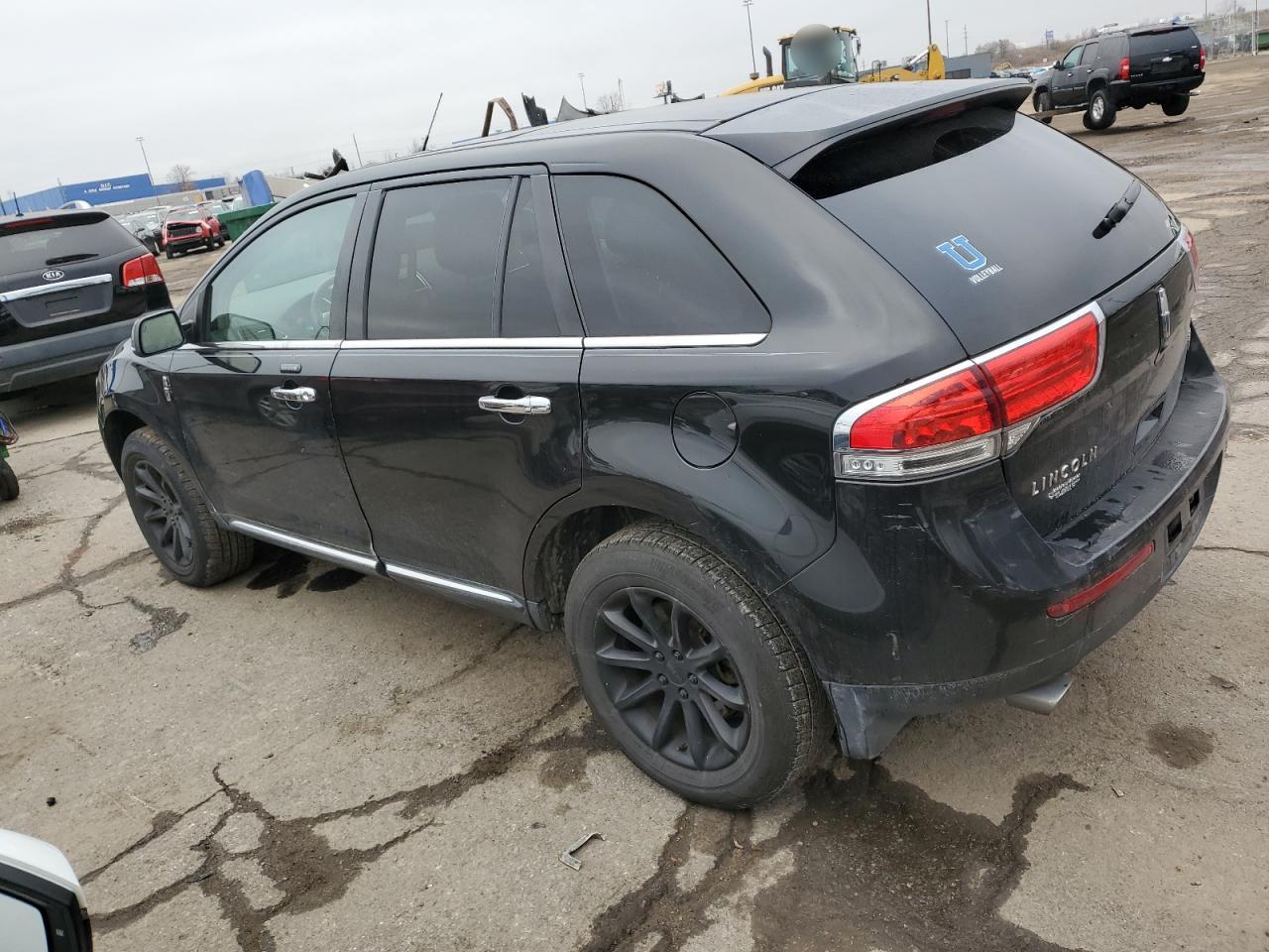 VIN 2LMDJ6JK2DBL16568 2013 LINCOLN MKX no.2