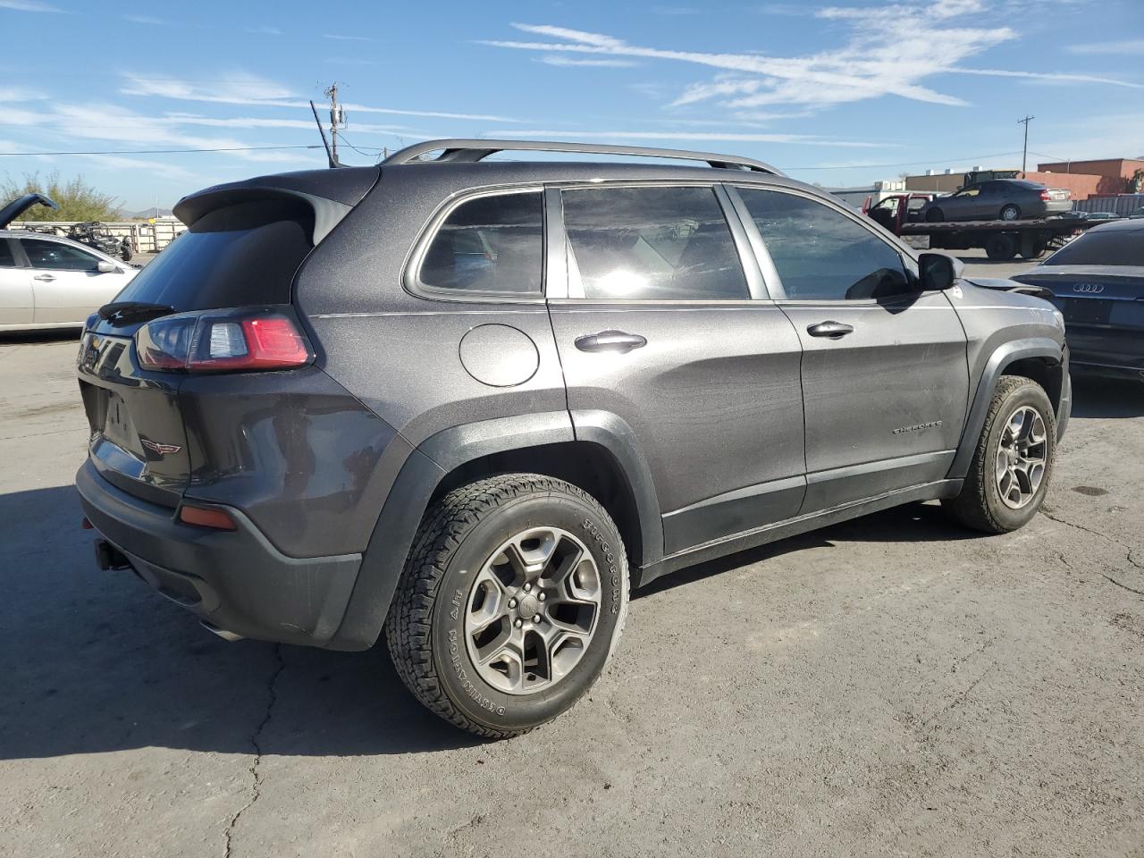 VIN 1C4PJMBX2KD420819 2019 JEEP CHEROKEE no.3