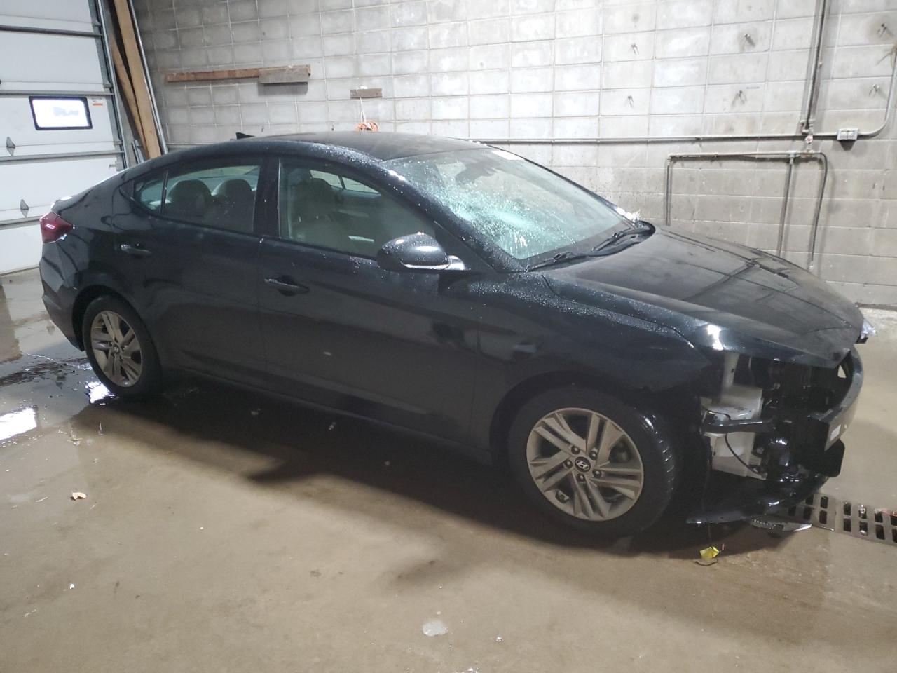 2019 Hyundai Elantra - Image 4