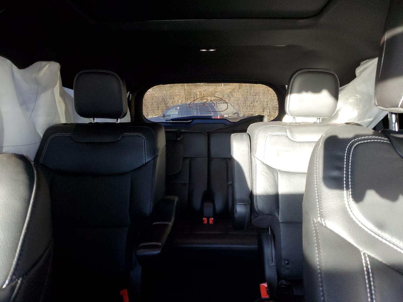 2023 Ford Explorer - Image 10