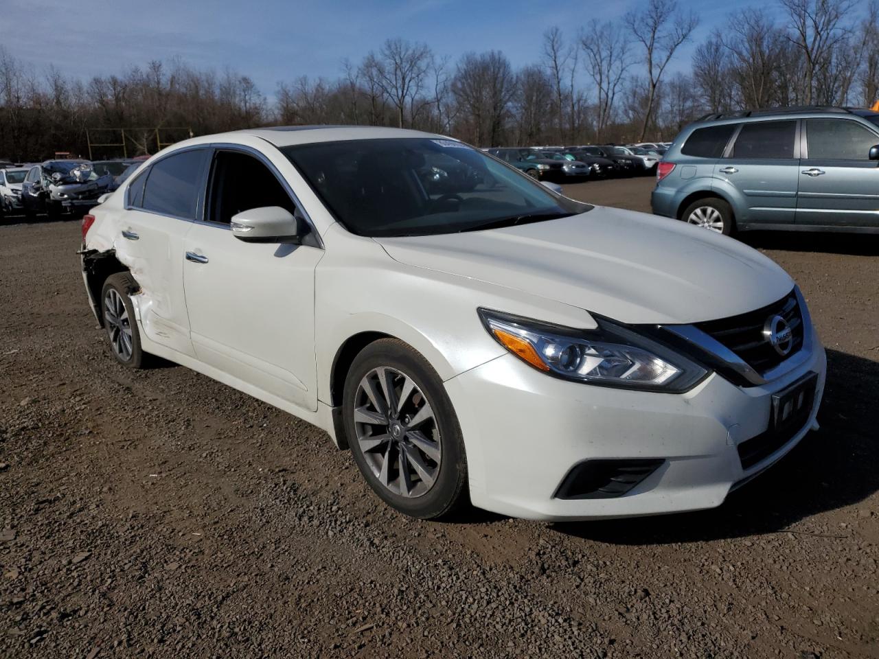 2016 Nissan Altima - Image 4