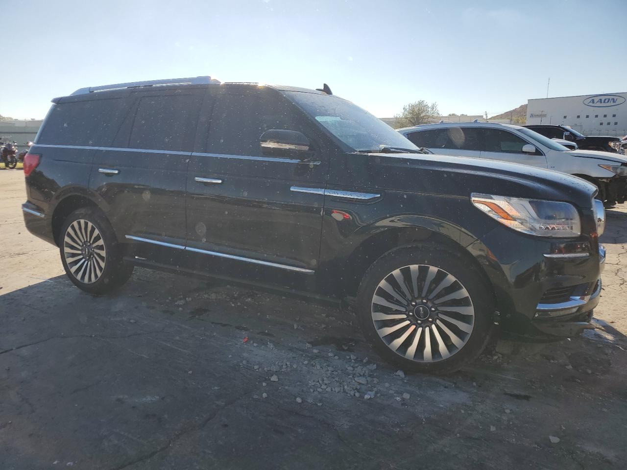 VIN 5LMJJ2LT8KEL09653 2019 LINCOLN NAVIGATOR no.4