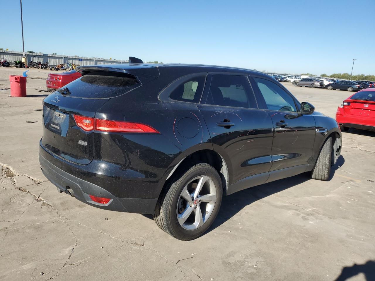 VIN SADCJ2FX3JA320567 2018 JAGUAR F-PACE no.3