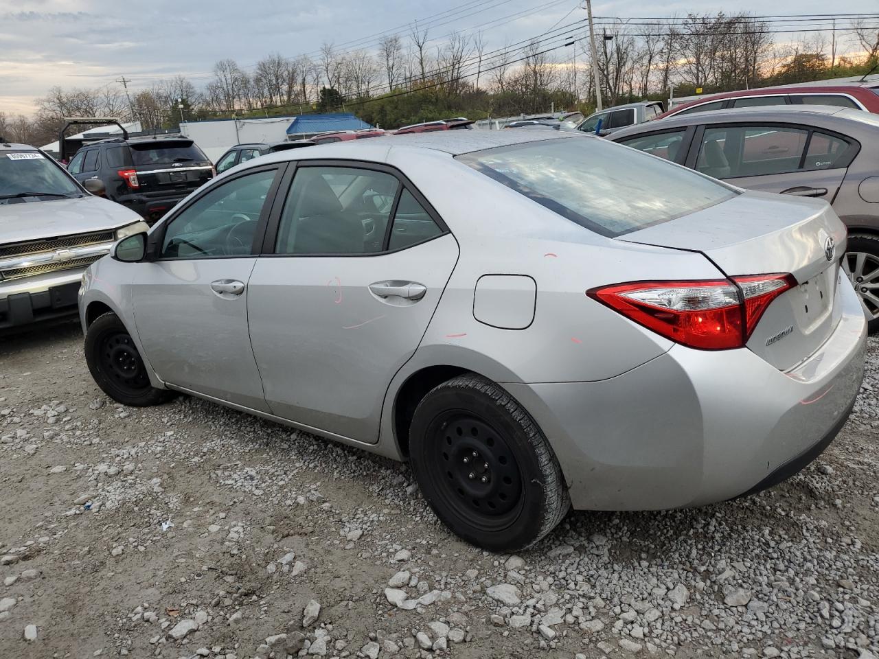 VIN 5YFBURHE4FP266007 2015 TOYOTA COROLLA no.2