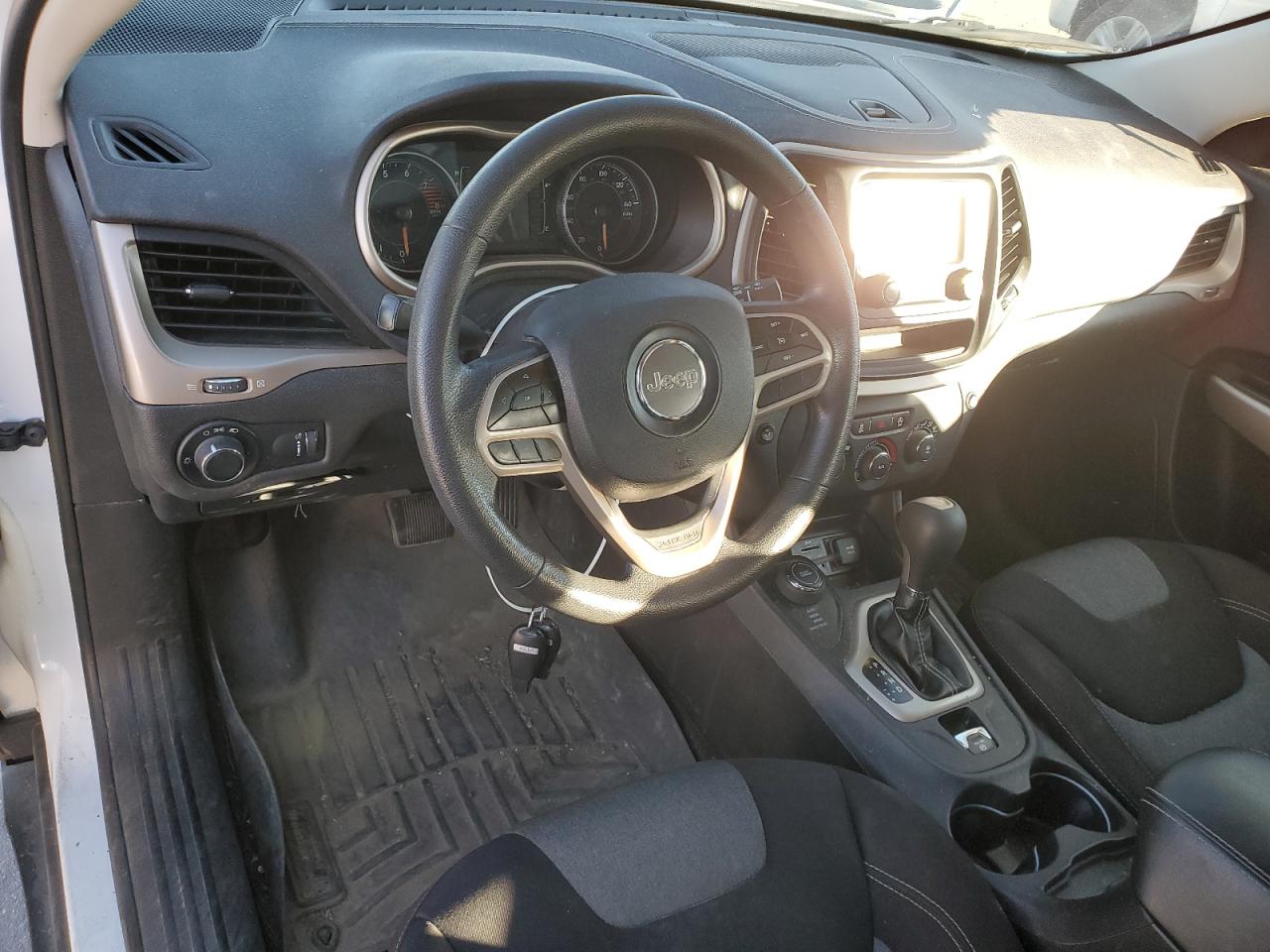 2017 Jeep Grand Cherokee - Image 8