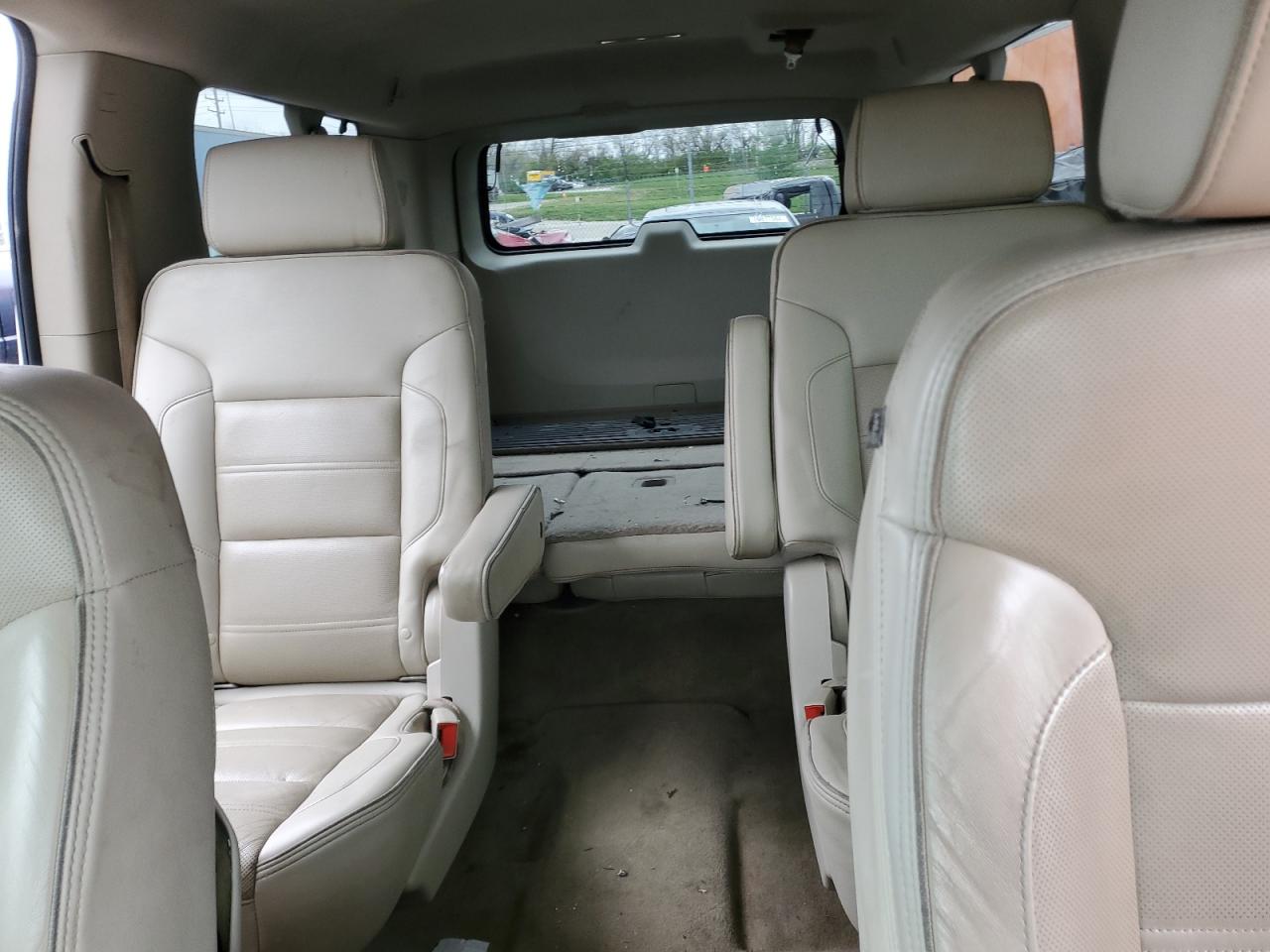 2015 GMC Yukon - Image 10