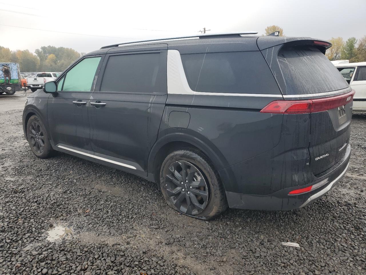 2024 Kia Carnival - Image 2
