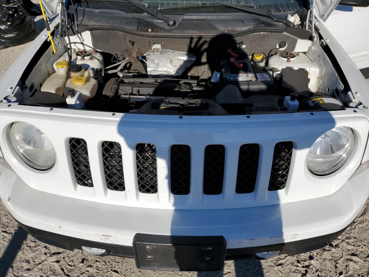 2016 Jeep Liberty (Patriot) - Image 12