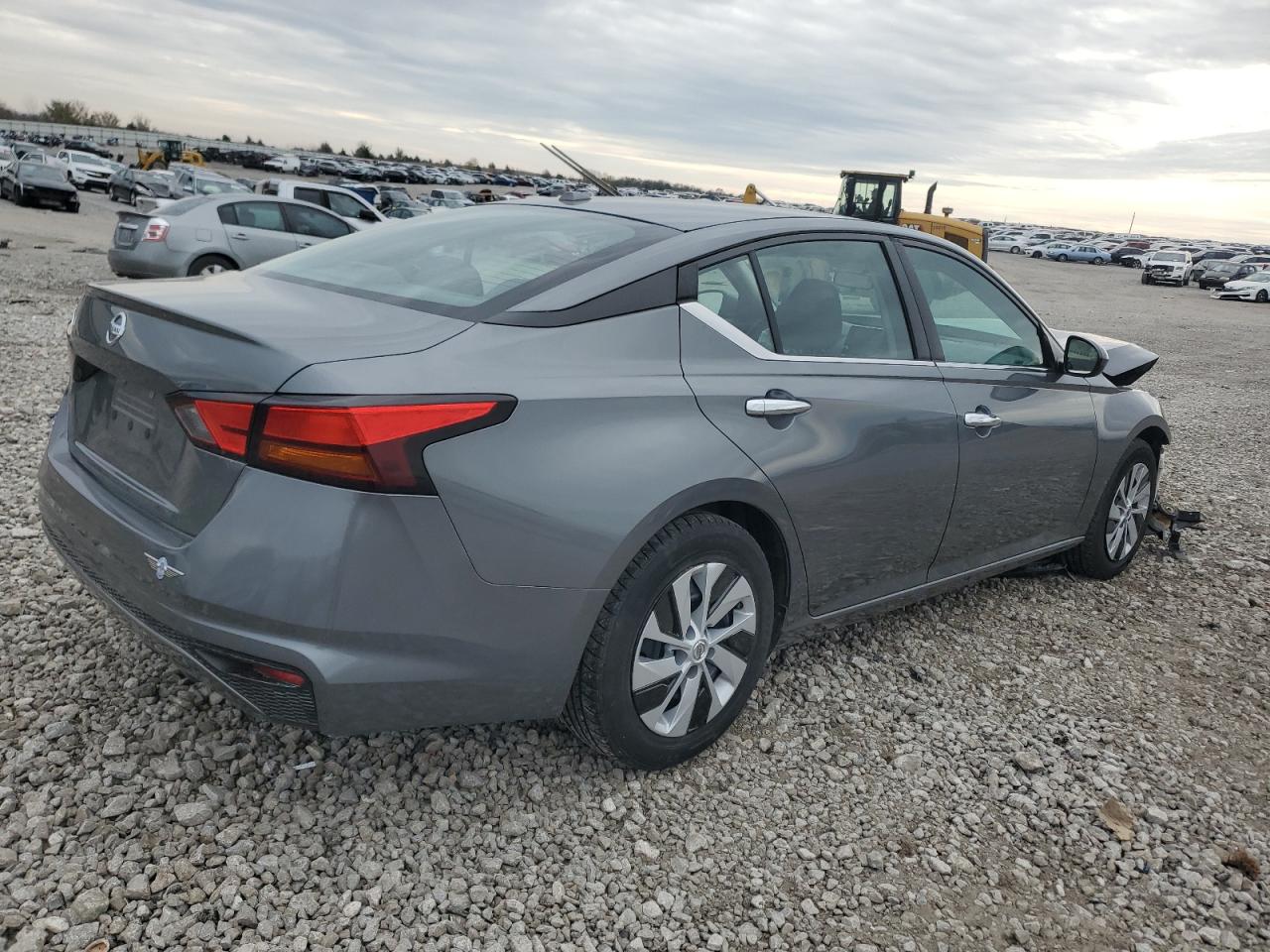 2019 Nissan Altima - Image 3