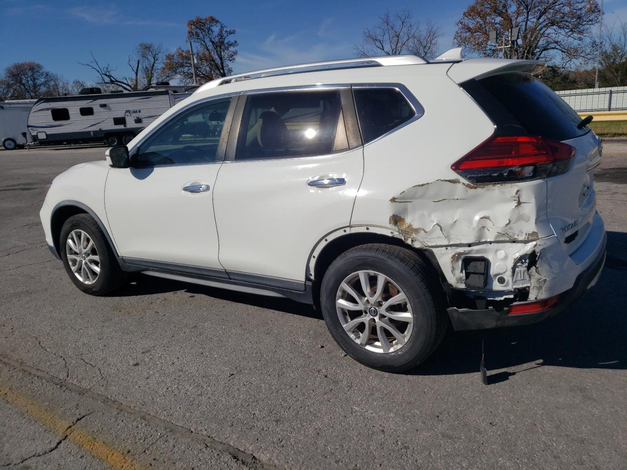 2017 Nissan Rogue - Image 2