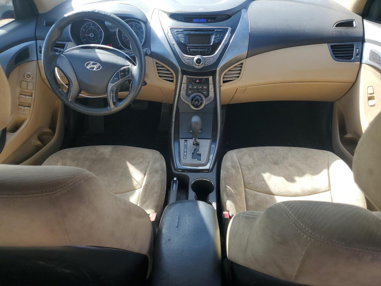 2013 Hyundai Elantra - Image 8