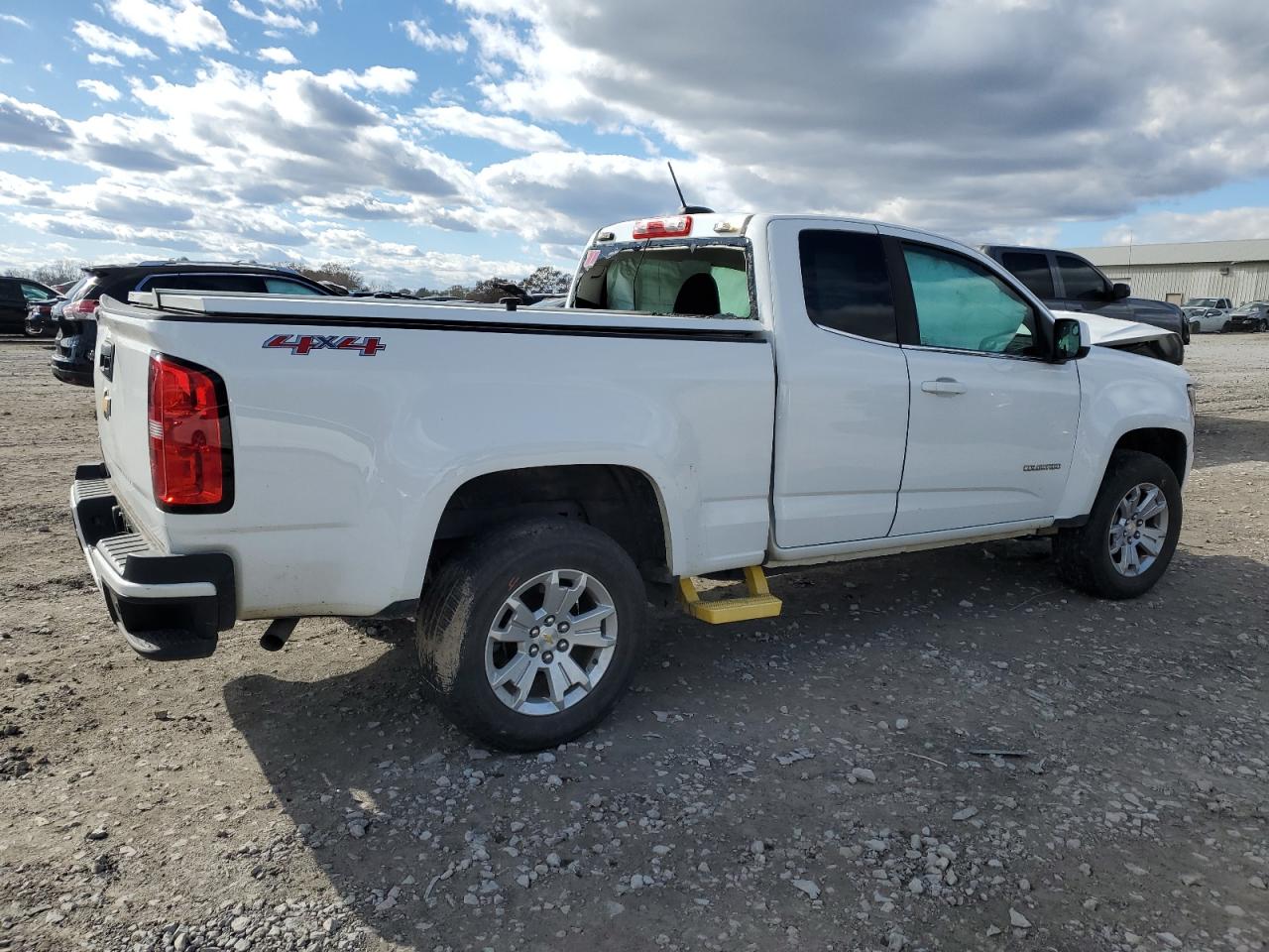 VIN 1GCHTCEA9L1150412 2020 CHEVROLET COLORADO no.3