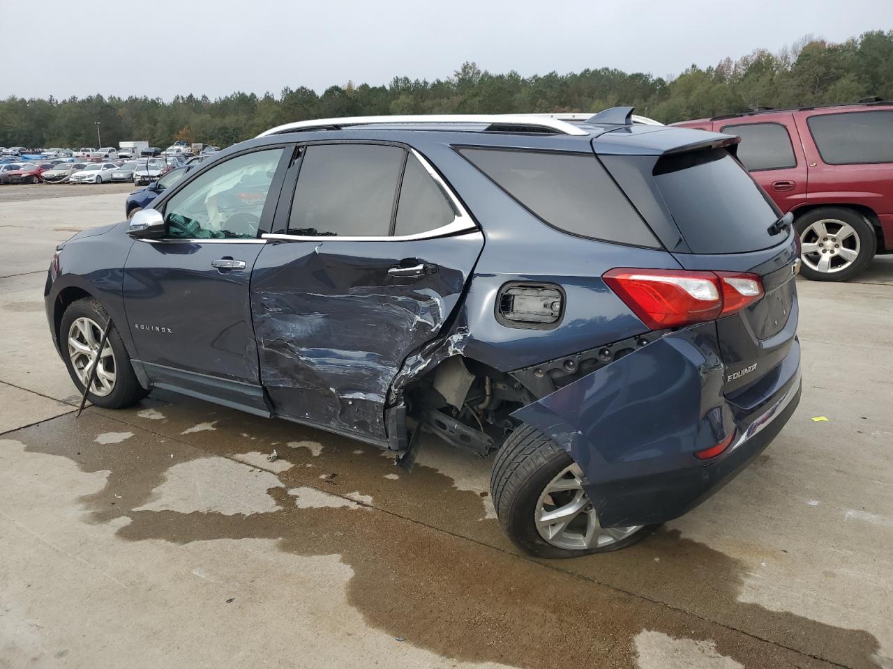 2018 Chevrolet Equinox - Image 2