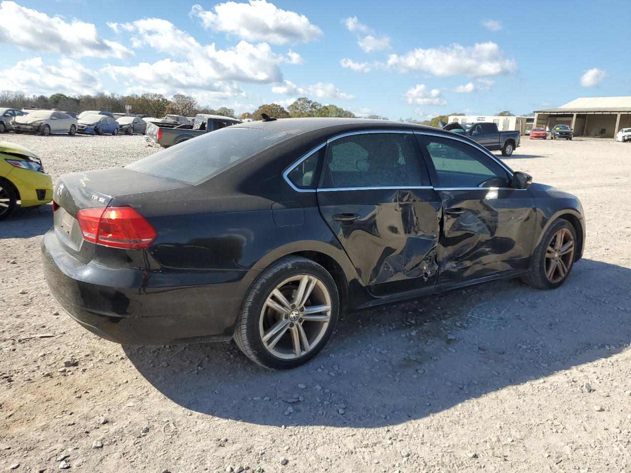 2015 Volkswagen Passat - Image 3