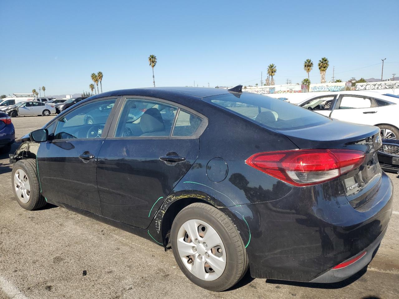 VIN 3KPFK4A7XJE282342 2018 KIA FORTE no.2