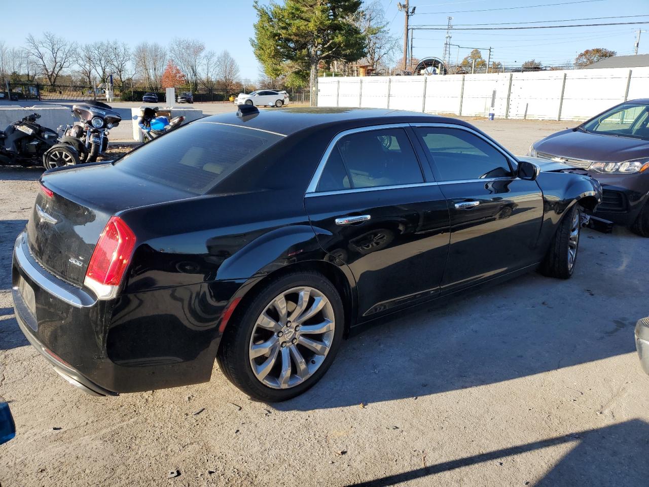 2018 Chrysler 300 - Image 3