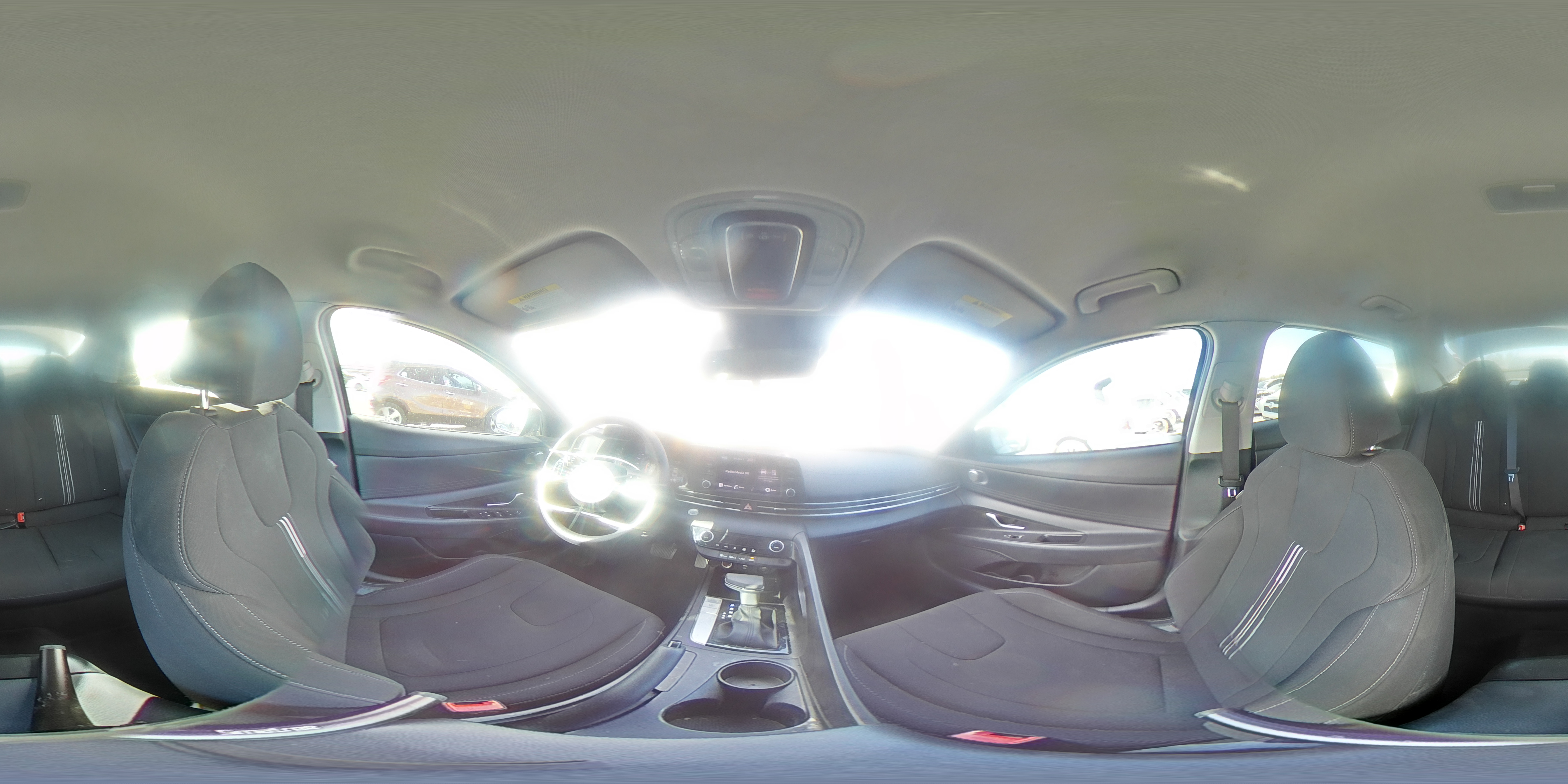 2022 Hyundai Elantra - Image 15