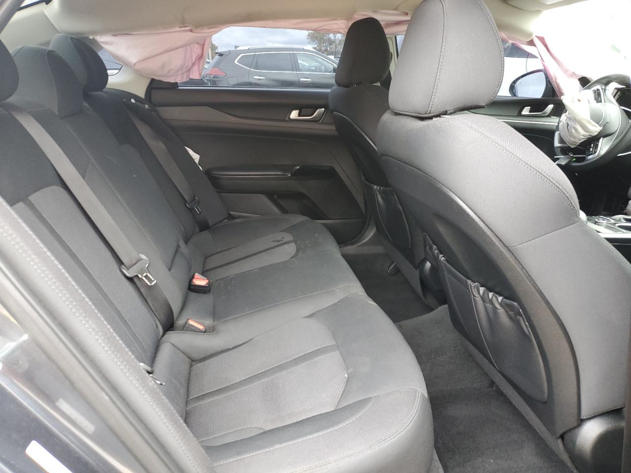 2022 Kia K5 - Image 10