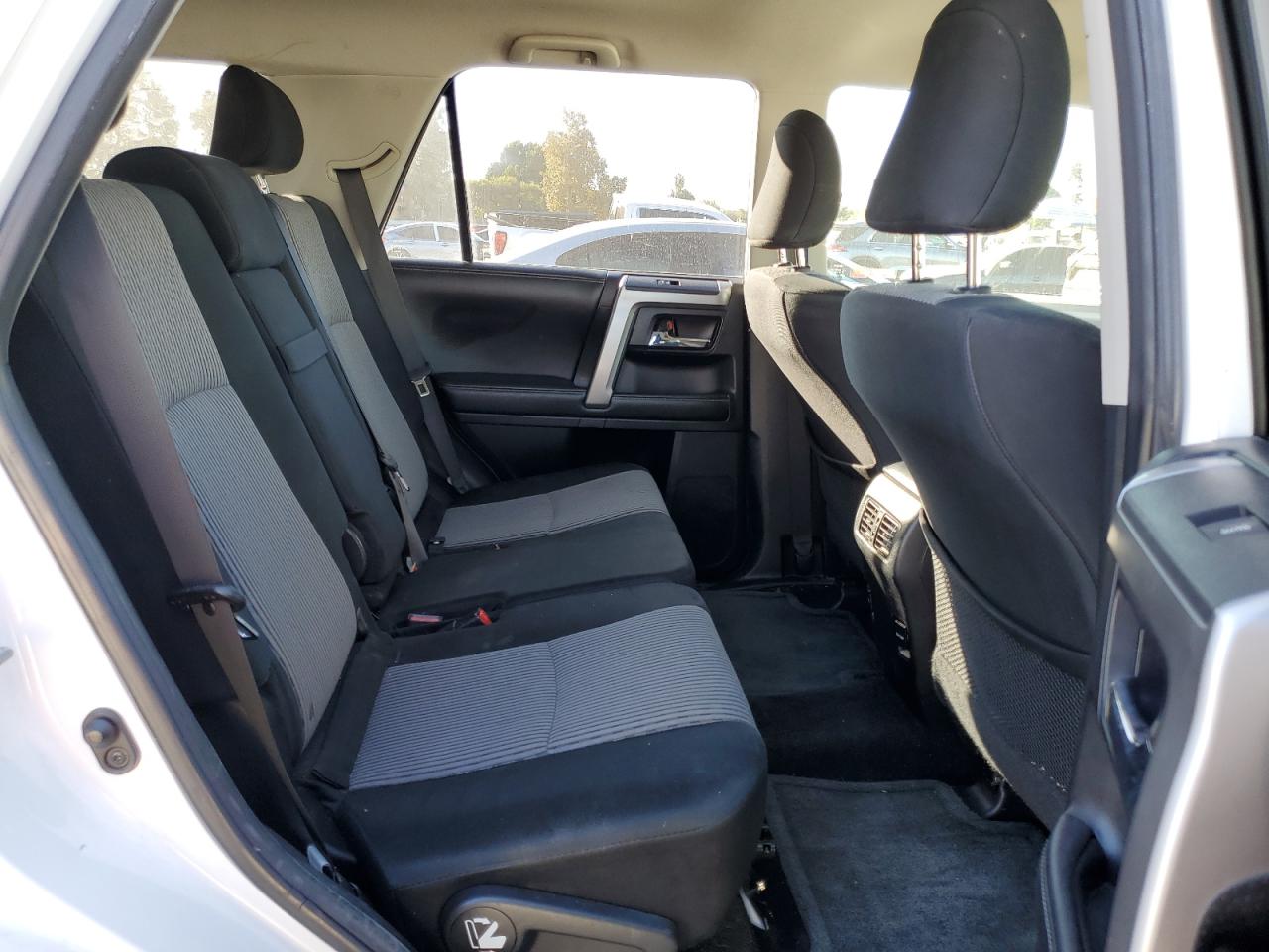 2015 Toyota 4Runner - Image 11