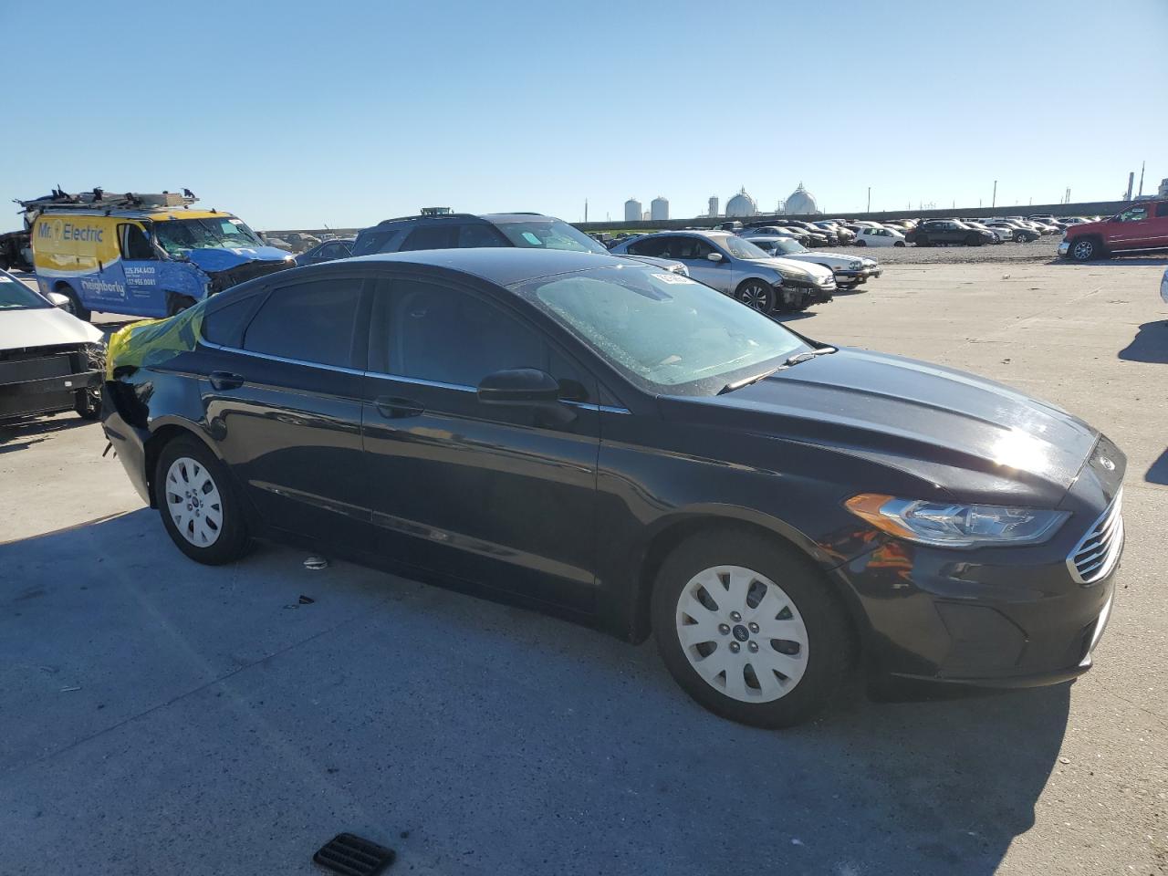 VIN 3FA6P0G70KR107258 2019 FORD FUSION no.4