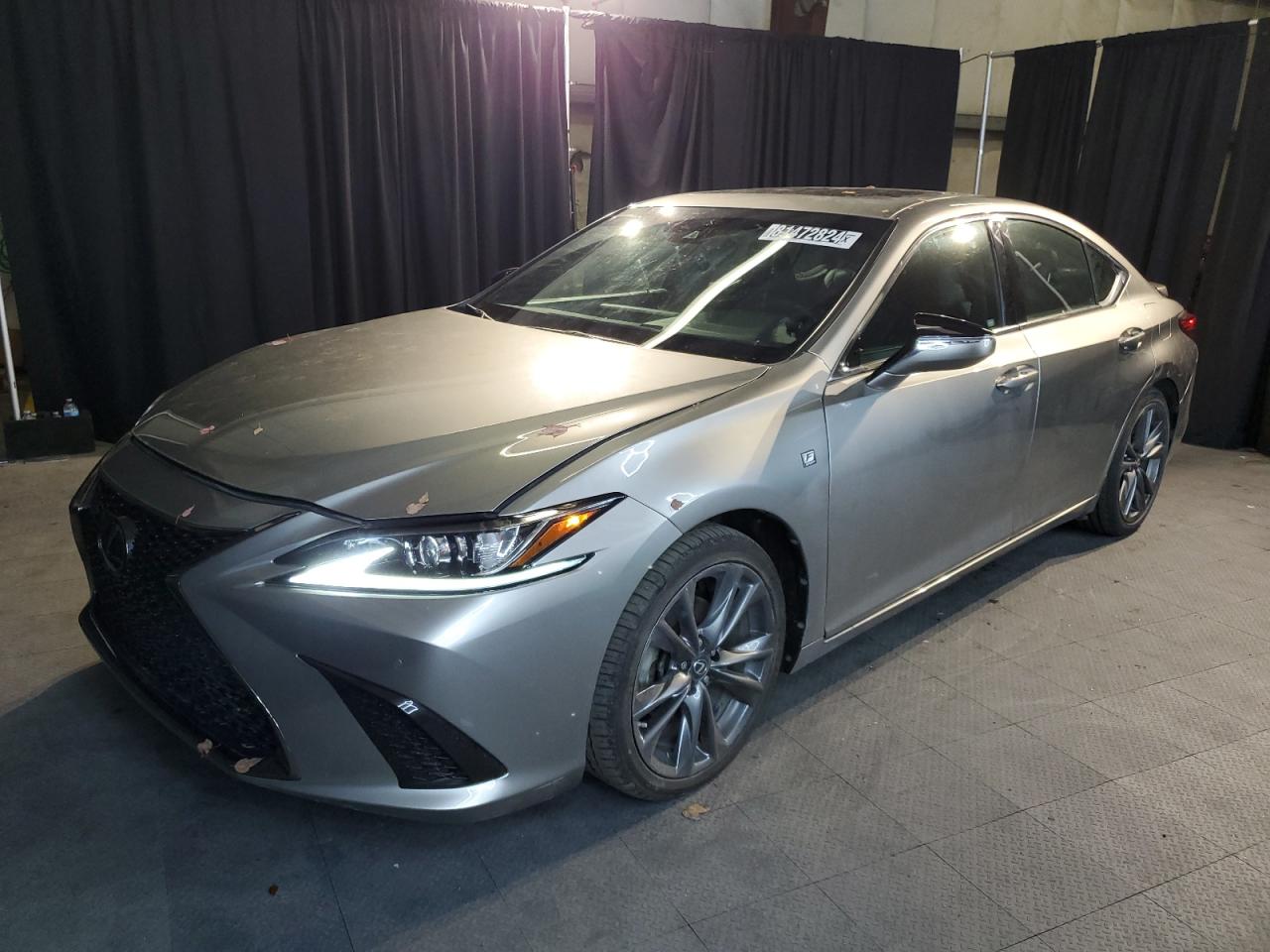 2021 Lexus ES - Image 1