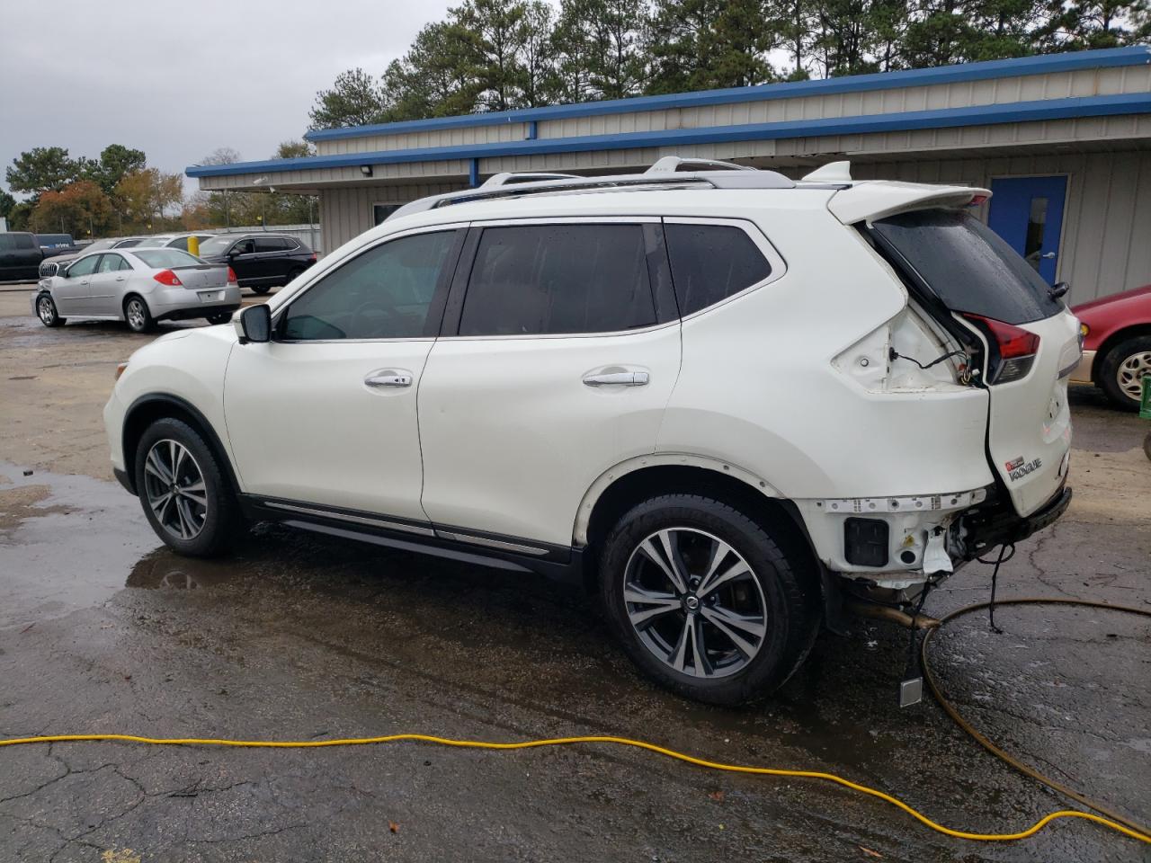 2018 Nissan Rogue - Image 2
