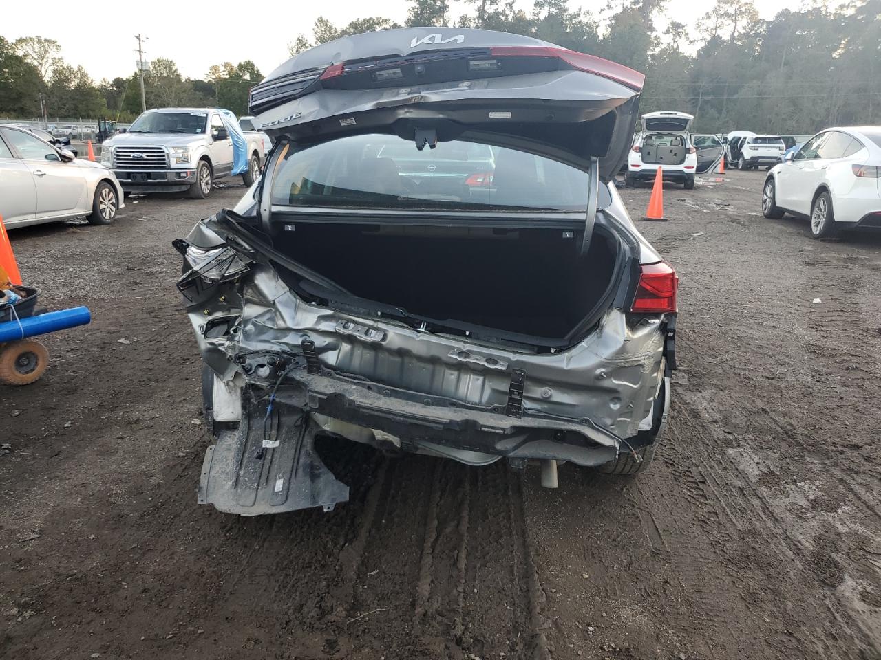 2023 Kia Forte - Image 6