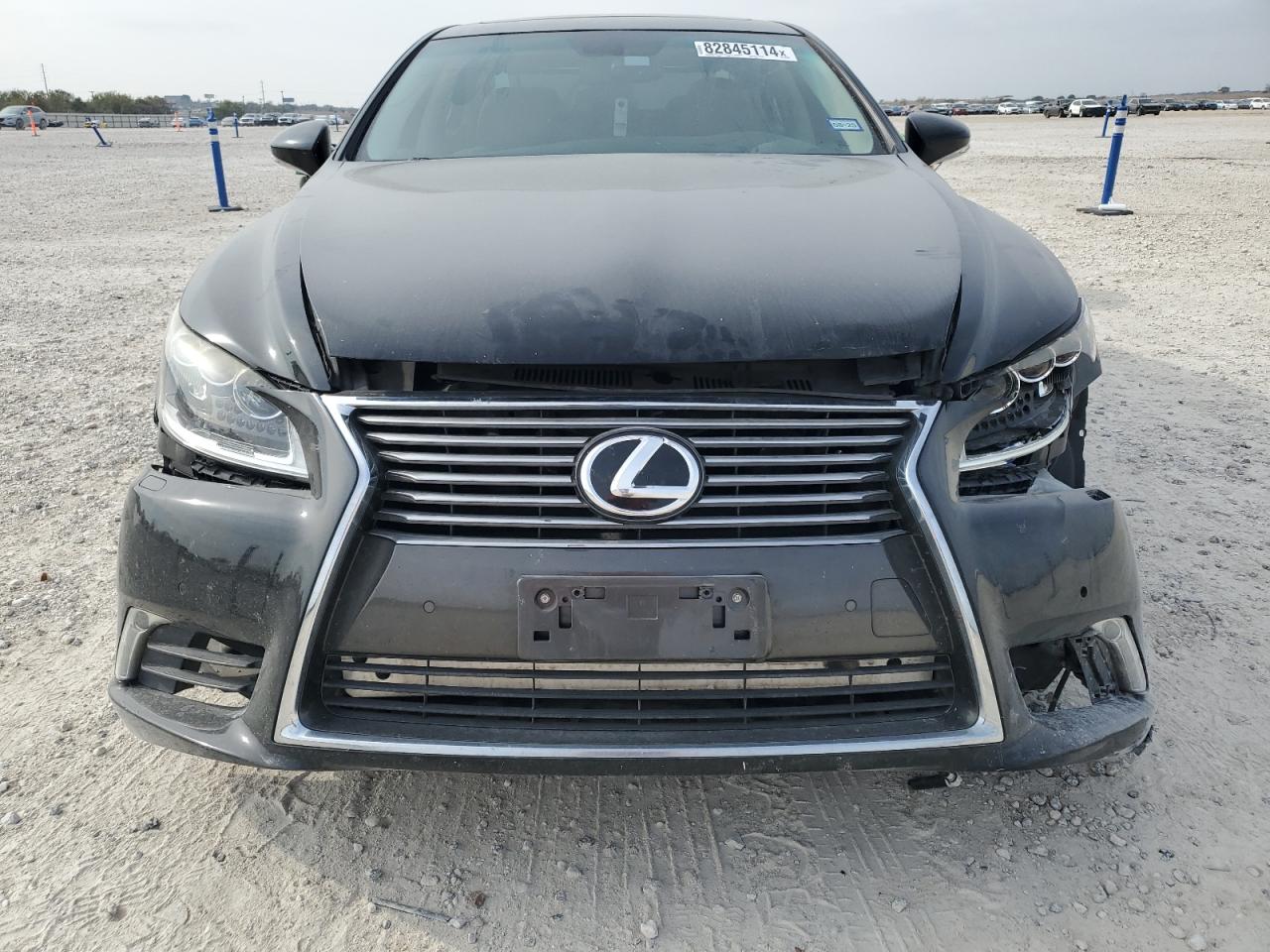 2014 Lexus LS - Image 5