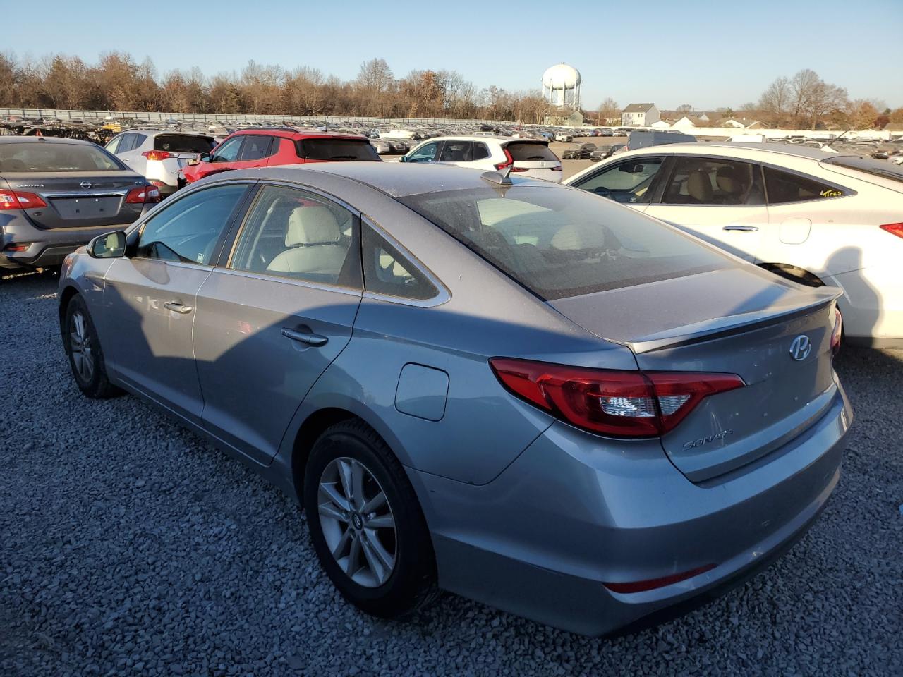 5NPE24AF8HH557313 2017 HYUNDAI SONATA - Image 2