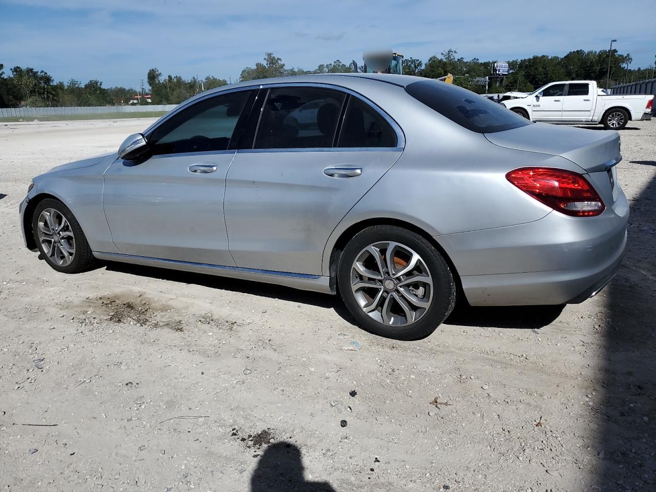 VIN 55SWF4JB2FU067661 2015 MERCEDES-BENZ C-CLASS no.2