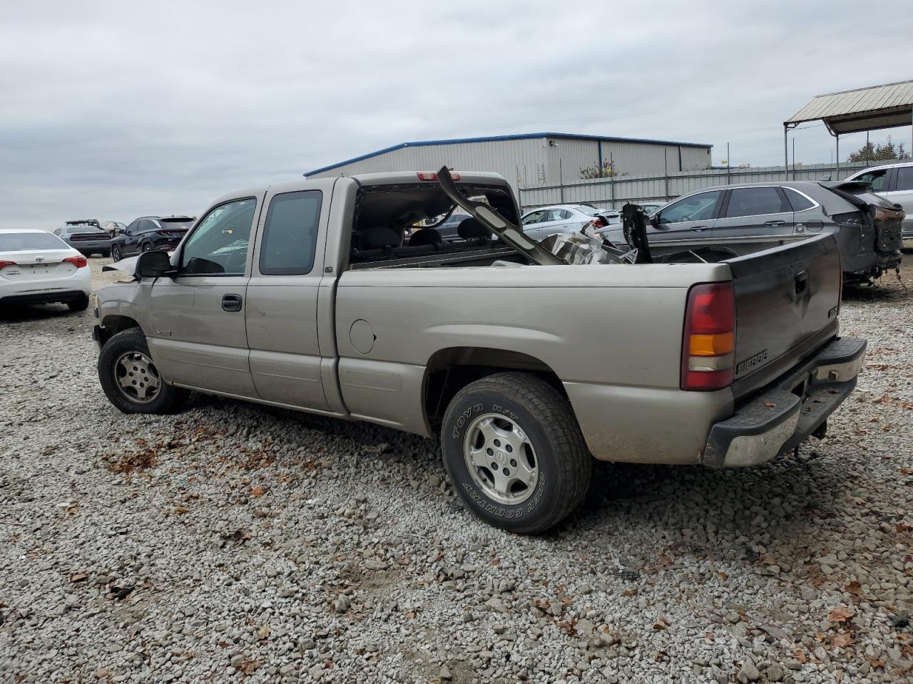 2001 Chevrolet Silverado - Image 2