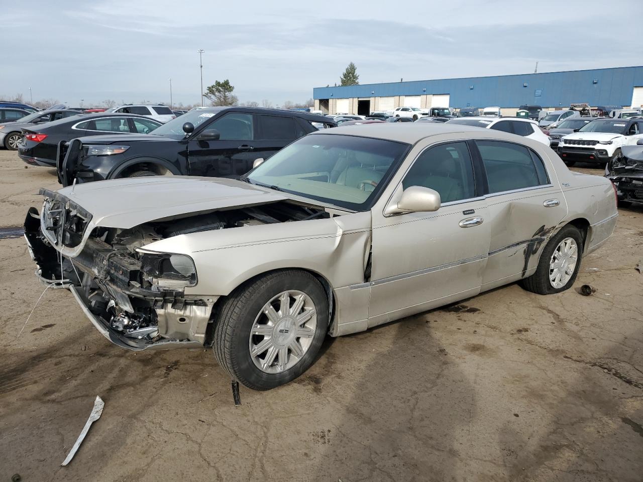 2010 Lincoln Town Car - Image 1
