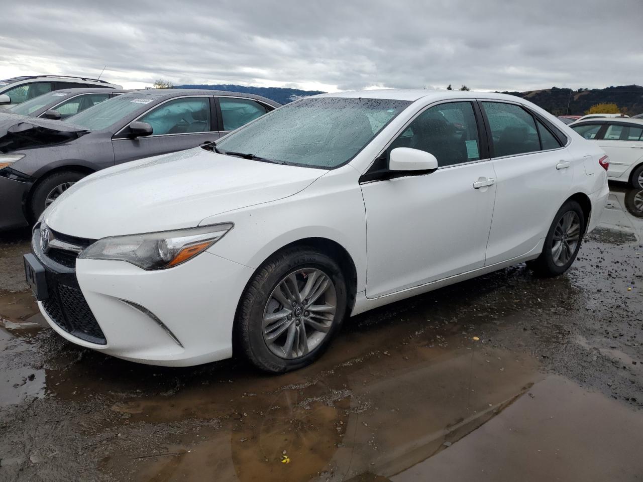 VIN 4T1BF1FK3HU702450 2017 TOYOTA CAMRY no.1